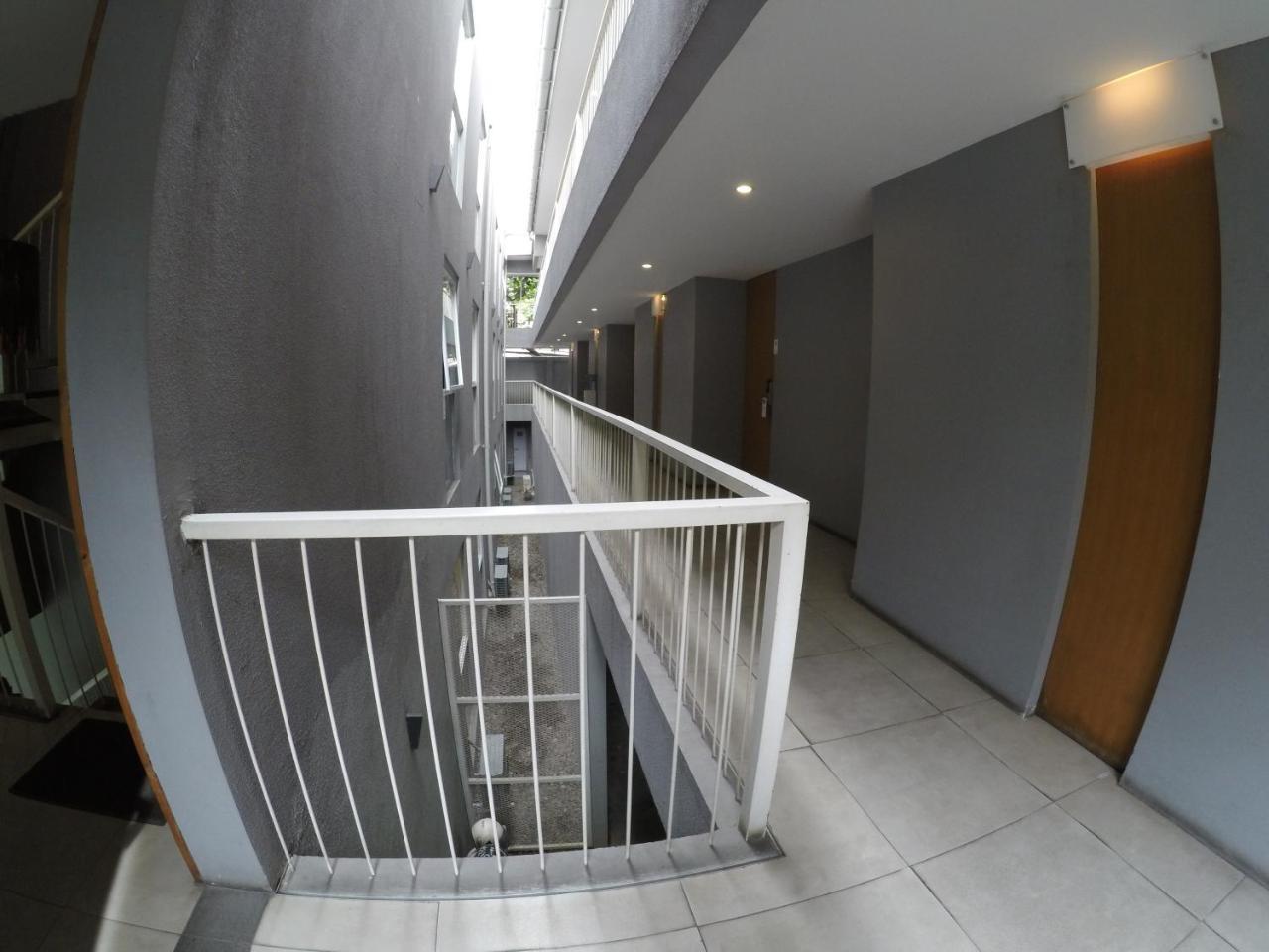 2510 Urbanliving Jakarta Bagian luar foto
