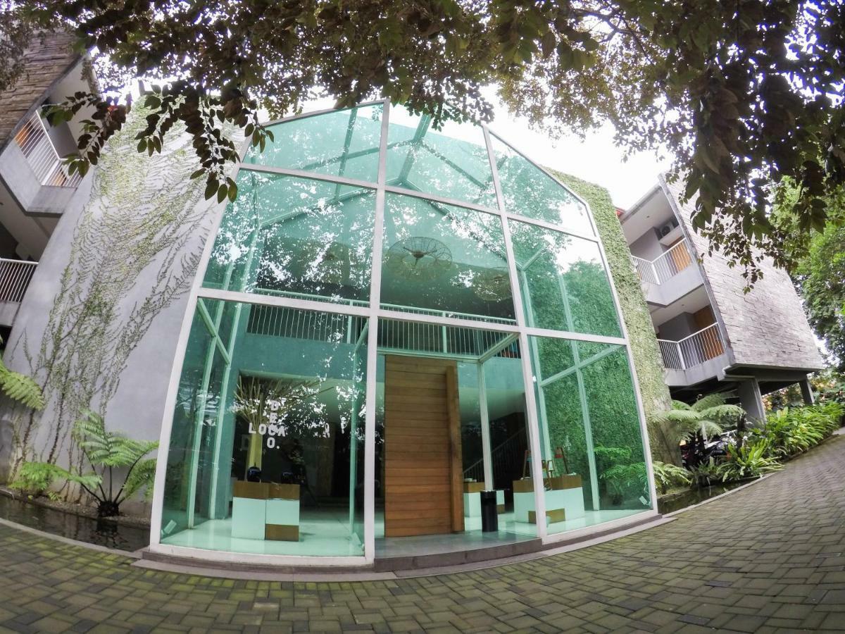 2510 Urbanliving Jakarta Bagian luar foto